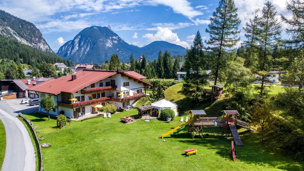 Ferienhaus Kirchplatzl Leutasch Exterior foto