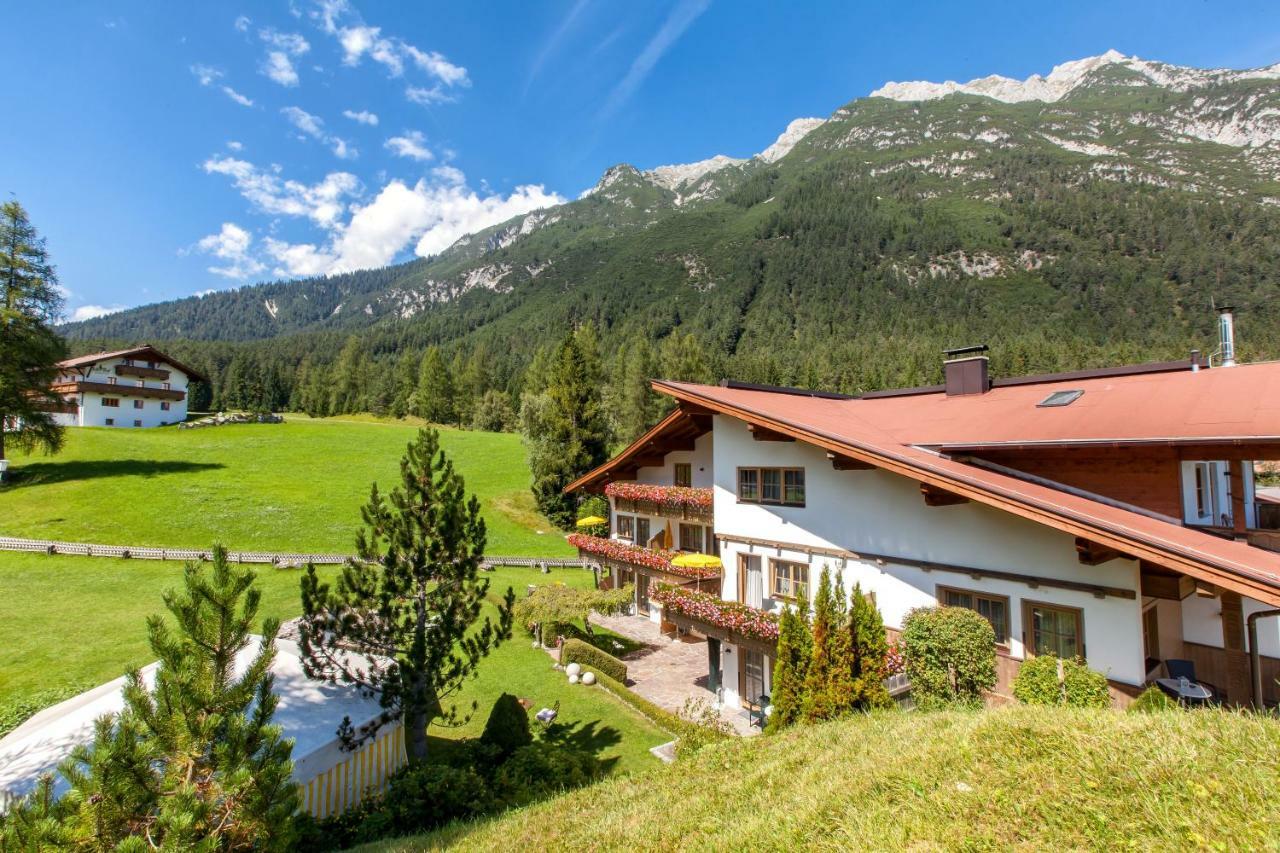 Ferienhaus Kirchplatzl Leutasch Exterior foto
